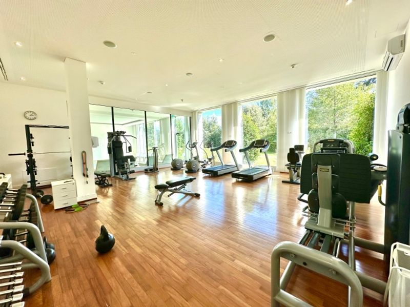 Proprietà di lusso con vista sul lago e servizi esclusivi in resort 5 stelle - 9