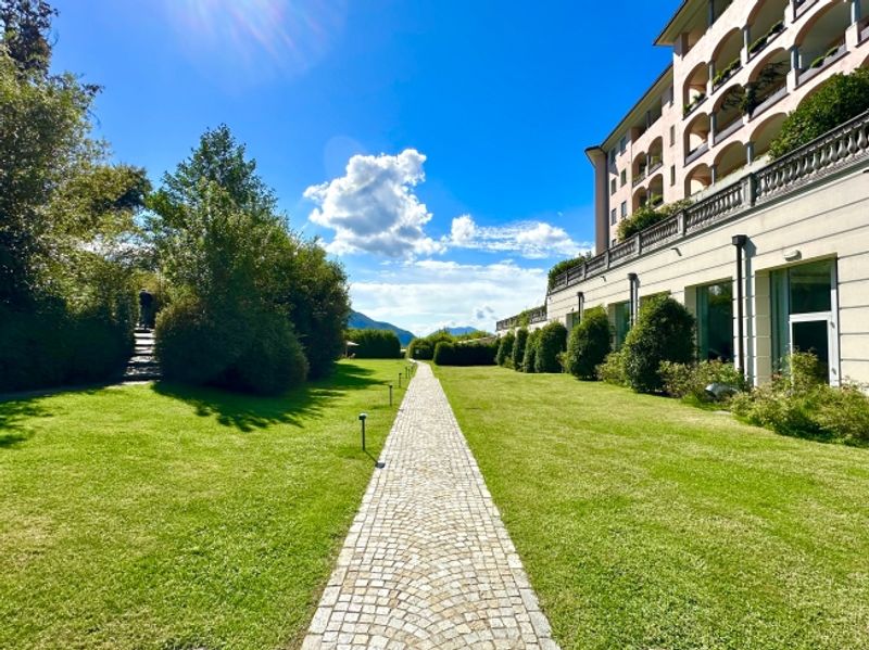 Proprietà di lusso con vista sul lago e servizi esclusivi in resort 5 stelle - 12