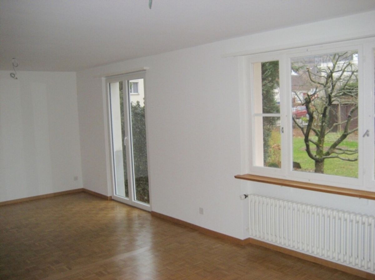 Charmantes 5 Zimmer-Einfamilienhaus an sonniger Lage - 1