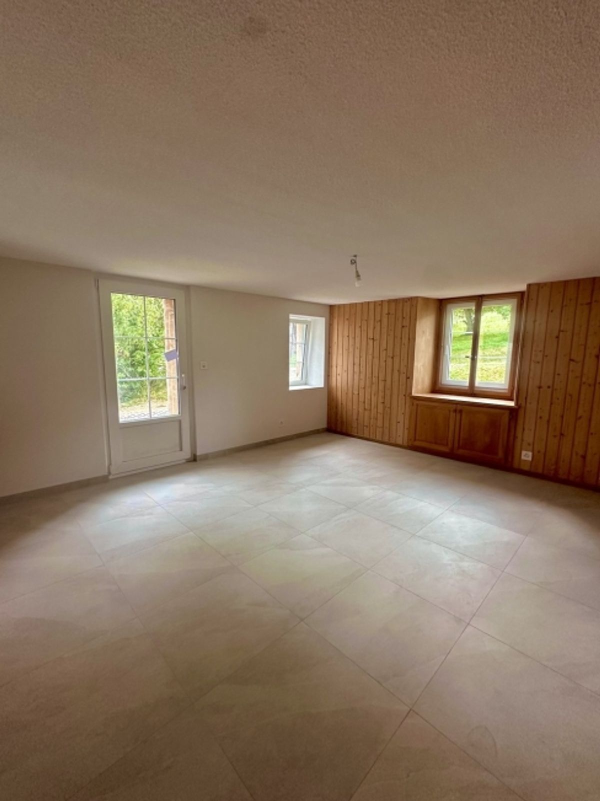Wunderschöne, neue Wohnung zu vermieten in Les Bioux (Schweiz). - 4