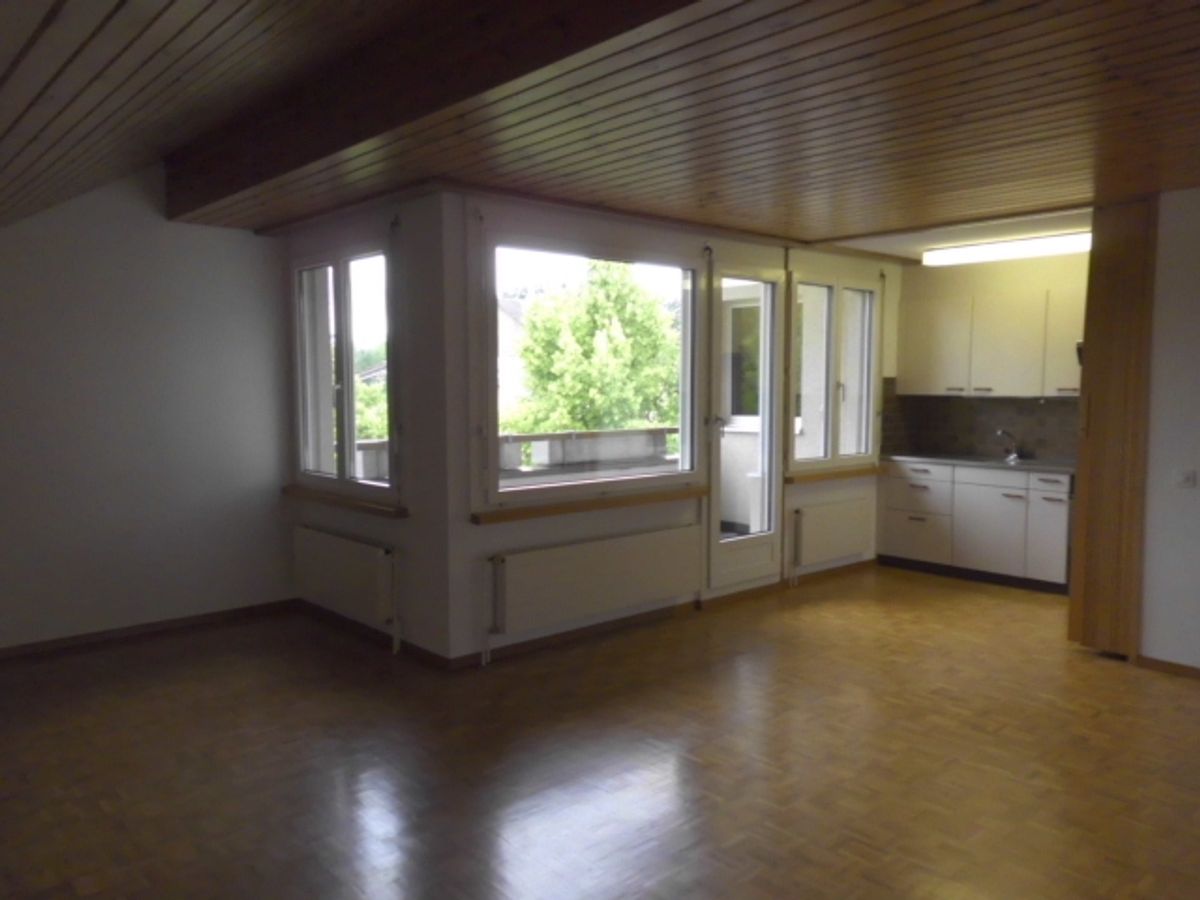 Schöne 2.5-Zimmer-Dachwohnung im 3. OG - 0