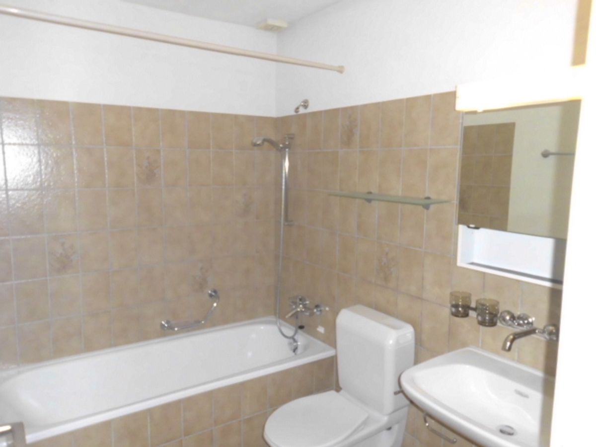 Schöne 2.5-Zimmer-Dachwohnung im 3. OG - 1