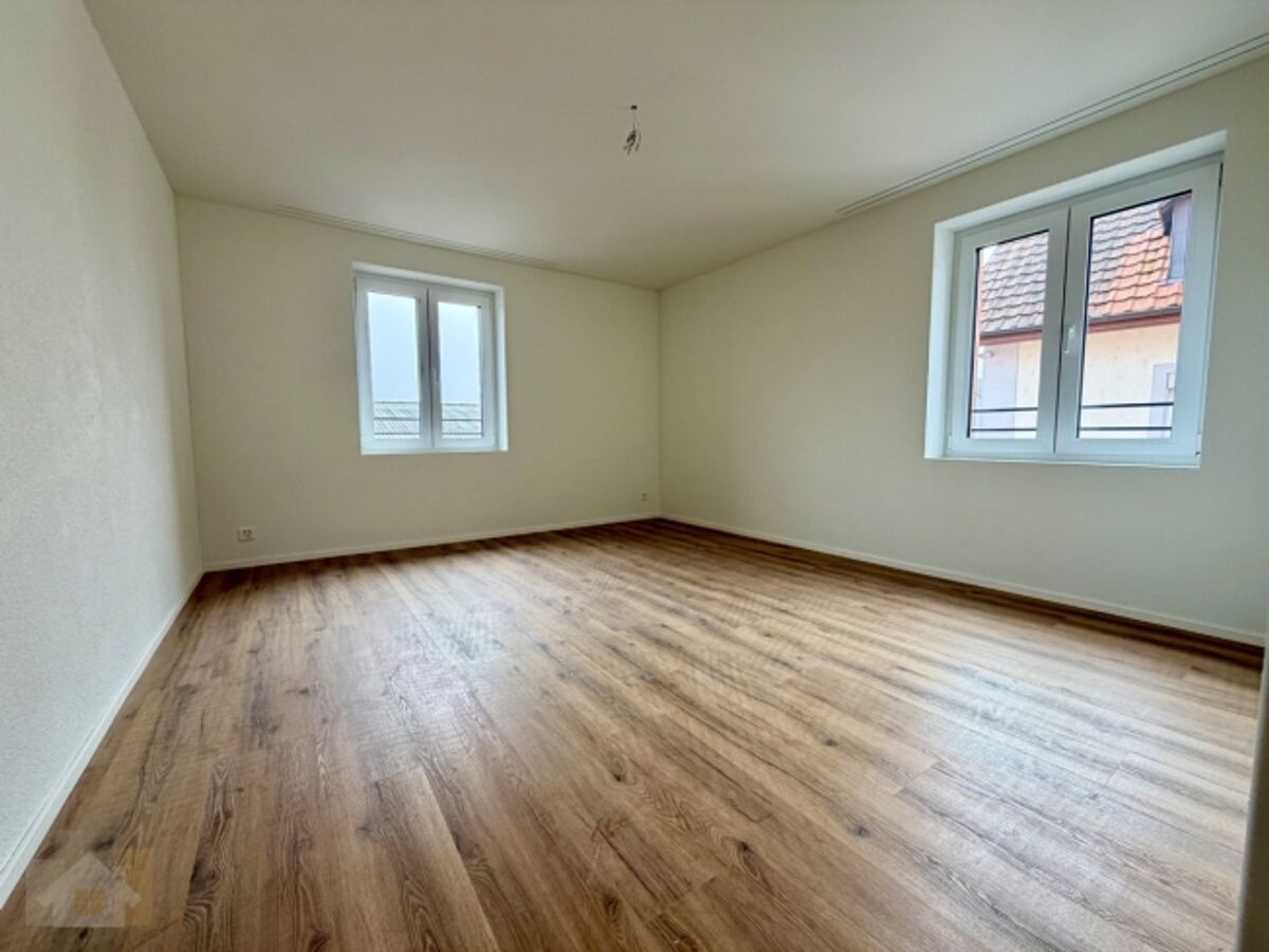 NEUE TOP MODERNE WOHNUNG AN ZENTRALER LAGE - 2