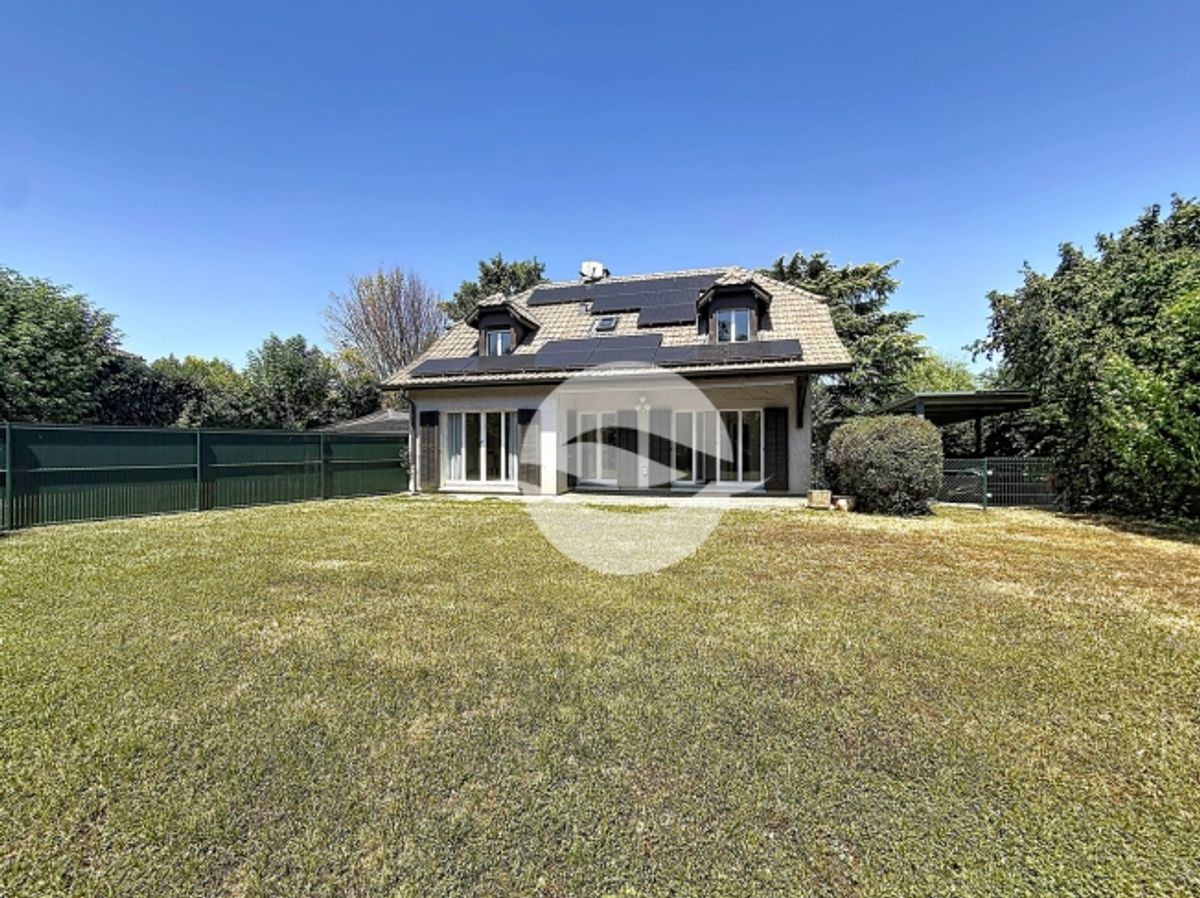 Vésenaz – Charmante Villa mit grossem eingezäunten Garten! - 0