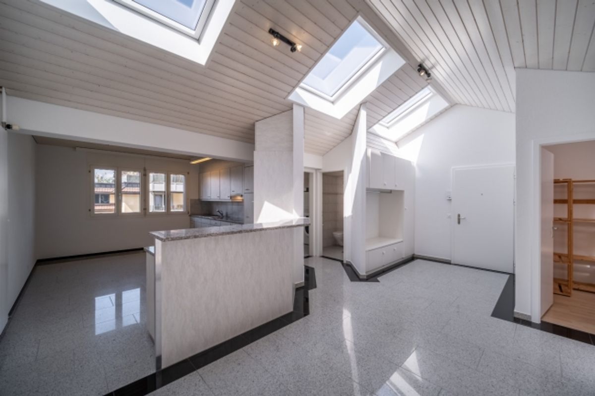 Grosszügige 5.5 Zimmer Wohnung mit Terrasse - 1