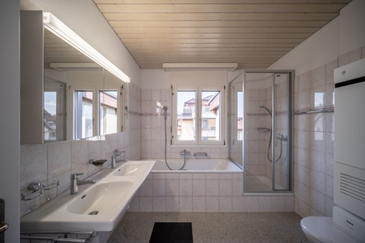 Grosszügige 5.5 Zimmer Wohnung mit Terrasse - 2
