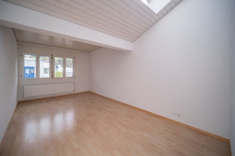 Grosszügige 5.5 Zimmer Wohnung mit Terrasse - 7