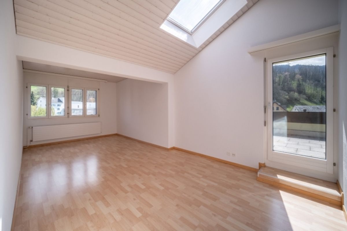 Grosszügige 5.5 Zimmer Wohnung mit Terrasse - 9