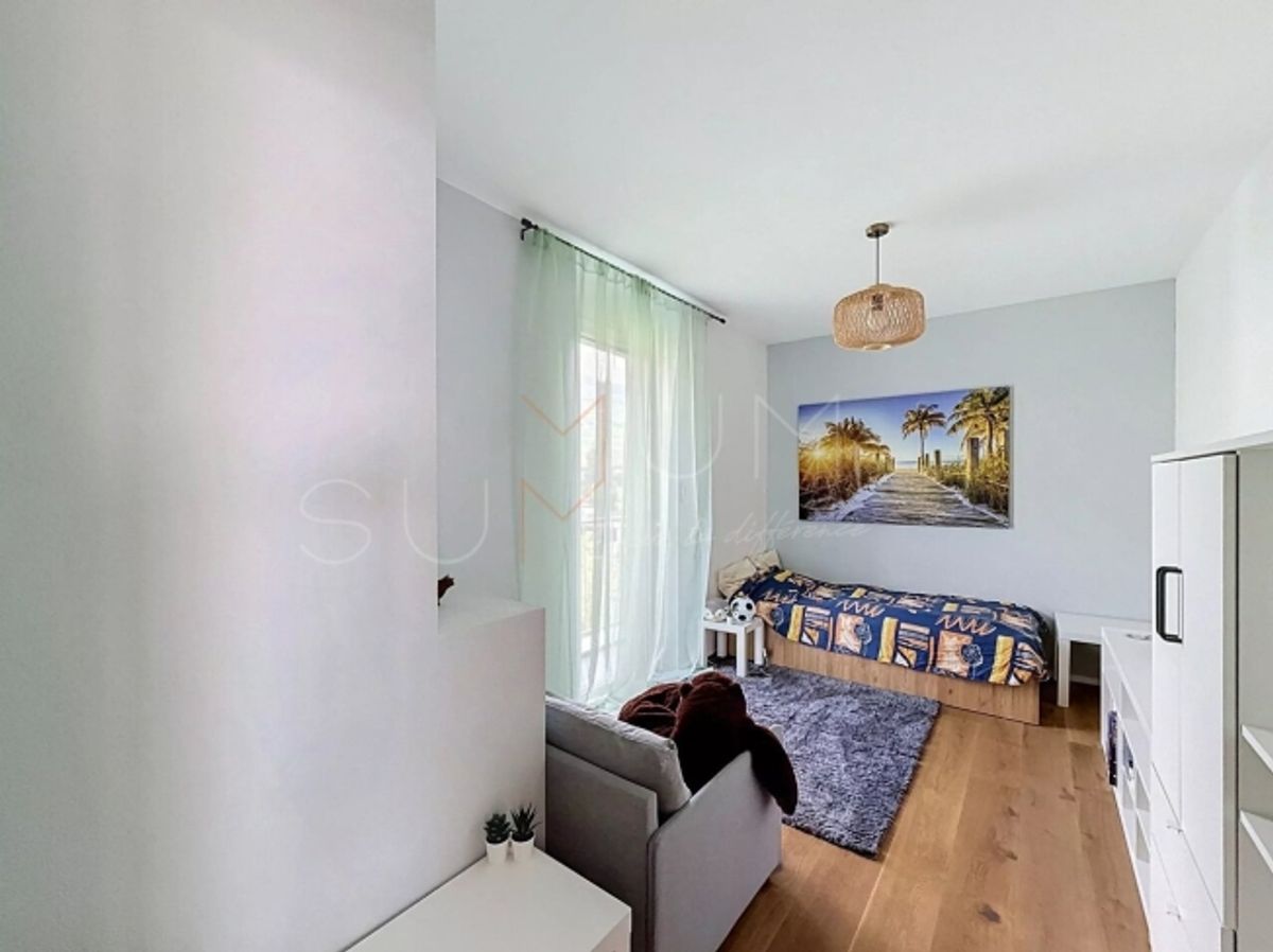 Möblierte Dachgeschosswohnung 120 m² + Terrasse 67 m² - 7