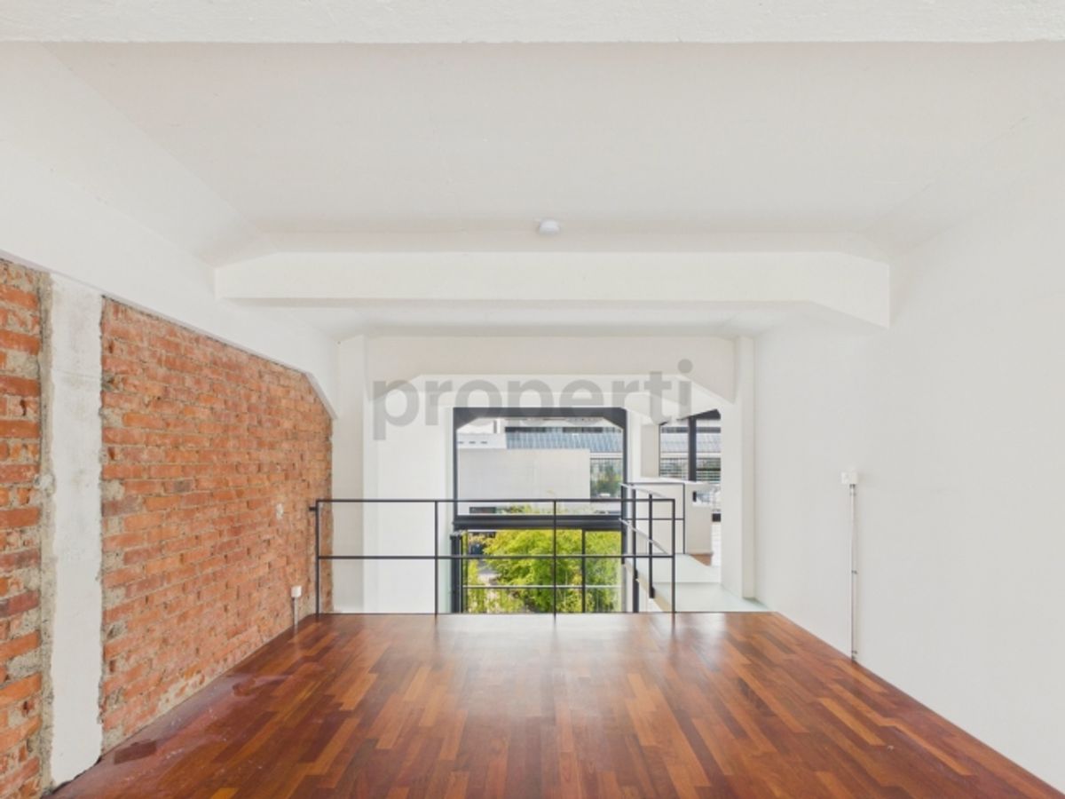 Loft-Ambiente, lichtdurchflutete Räume und Renovierung 2022 - 5