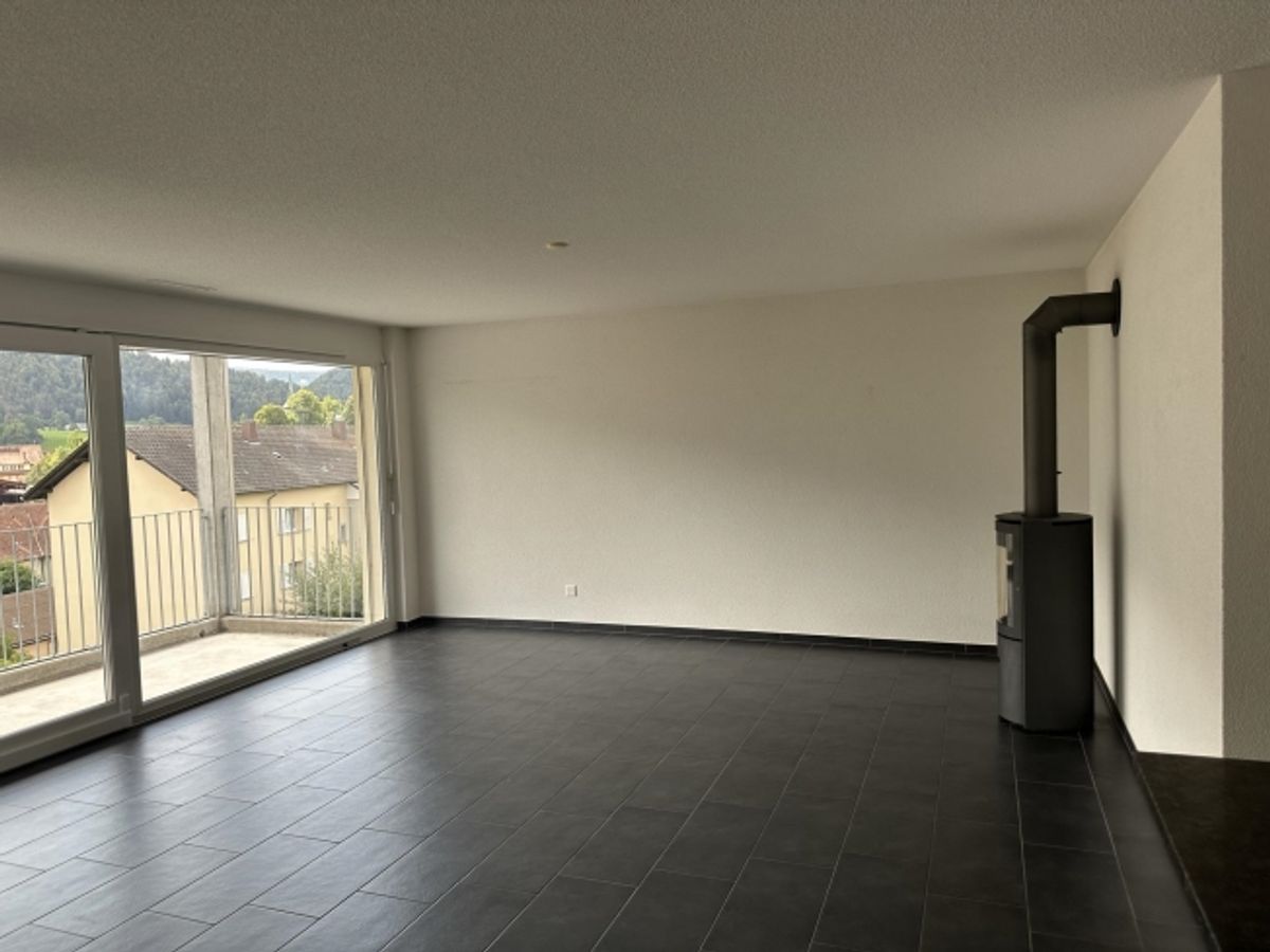 Schöne 5.5-Zimmer-Wohnung in Tavannes im EG - 0