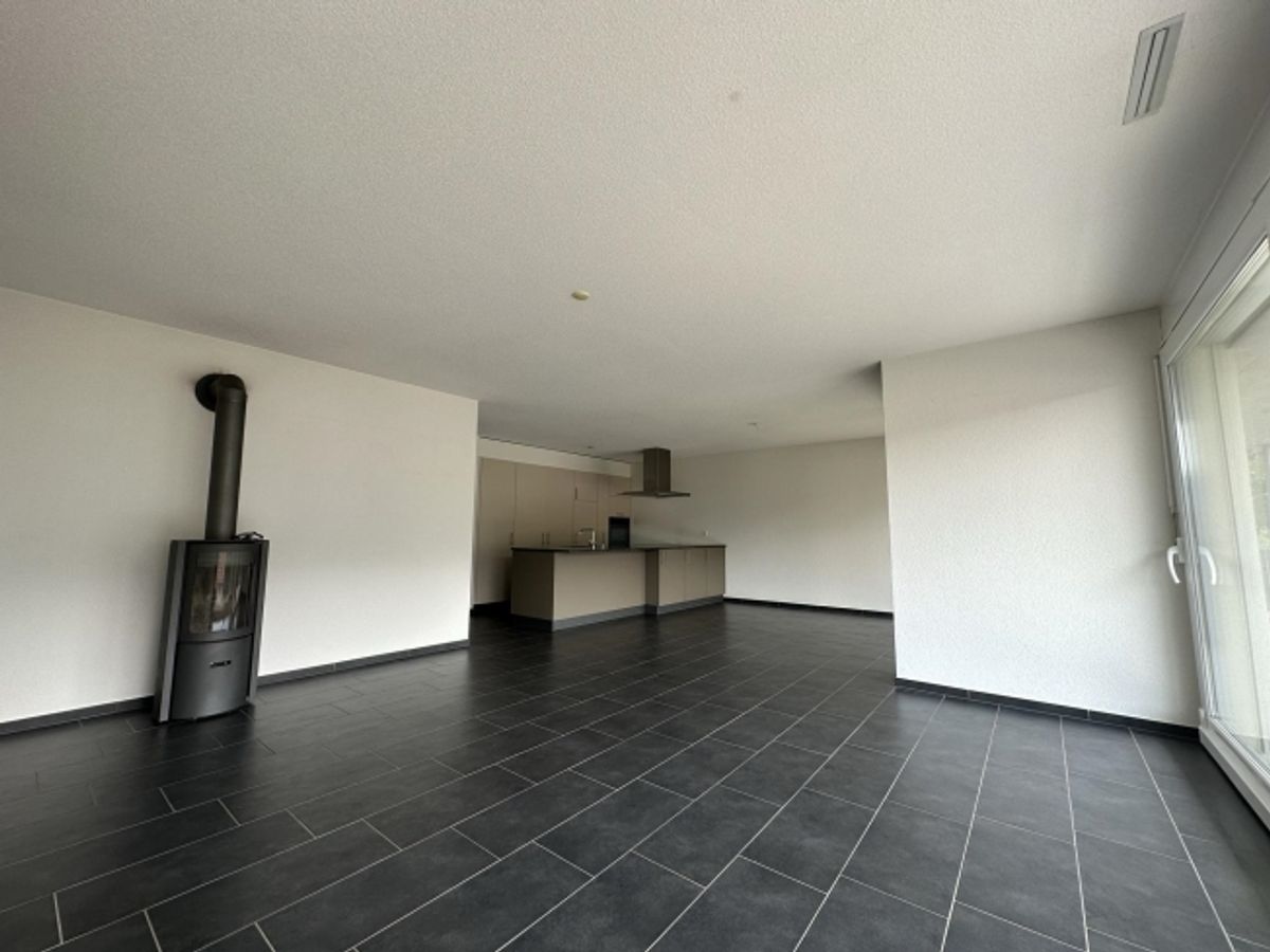 Schöne 5.5-Zimmer-Wohnung in Tavannes im 2. Stock - 0