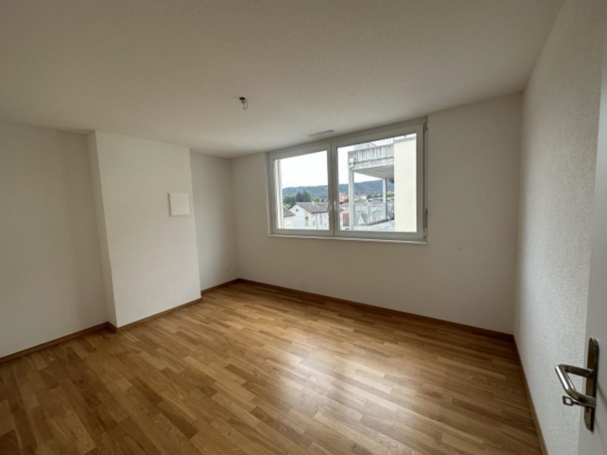 Schöne 5.5-Zimmer-Wohnung in Tavannes im EG - 5