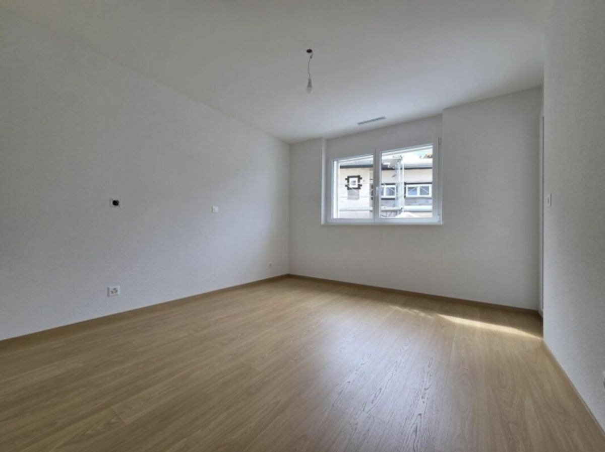 Neun – 2.5-Zimmer-Wohnung mit Balkon und Parkplatz - 4