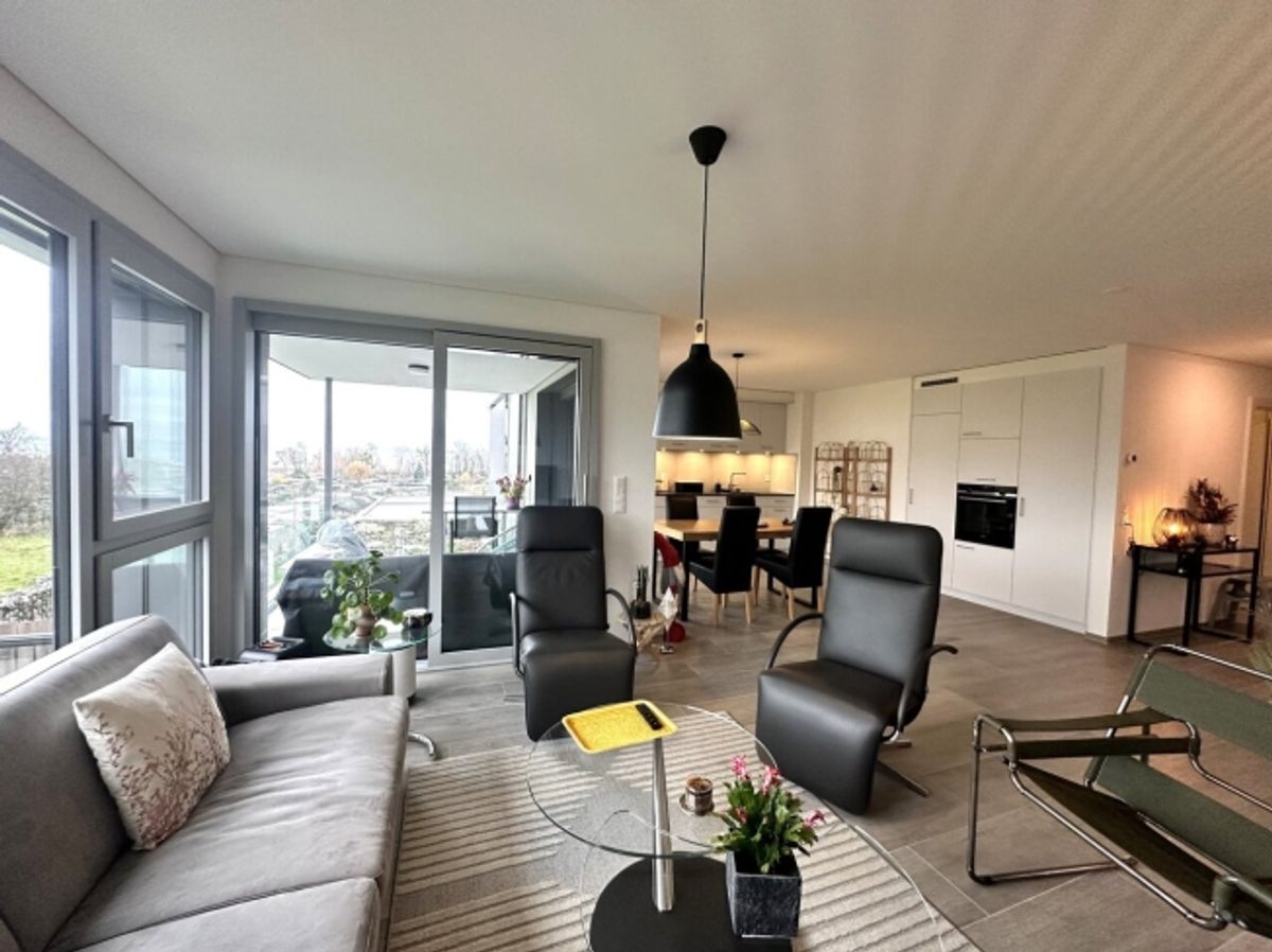 Wunderschöne 3.5-Zimmer-Wohnung in Cheyres mit atemberaubendem Seeblick - 2