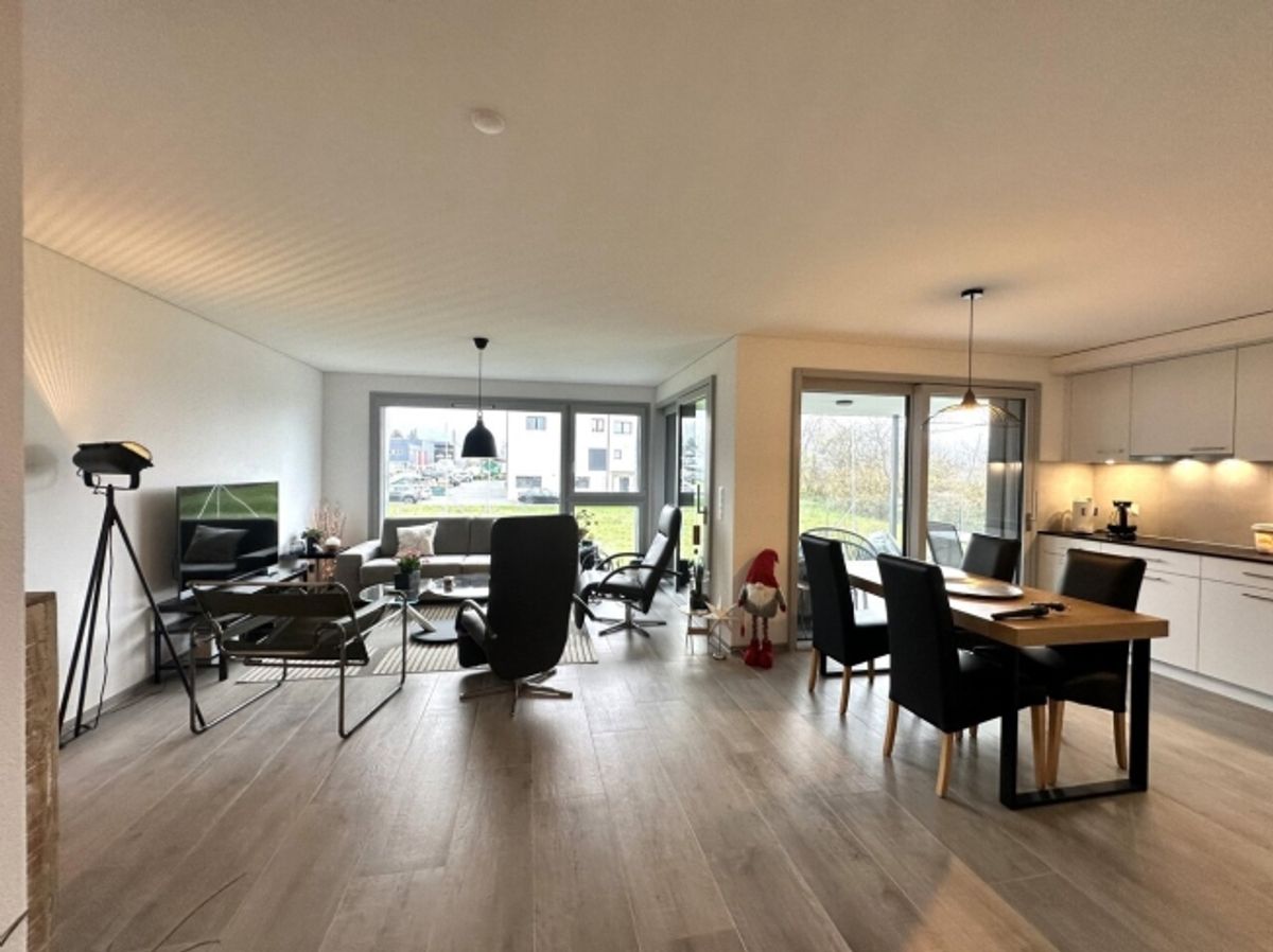 Wunderschöne 3.5-Zimmer-Wohnung in Cheyres mit atemberaubendem Seeblick - 3