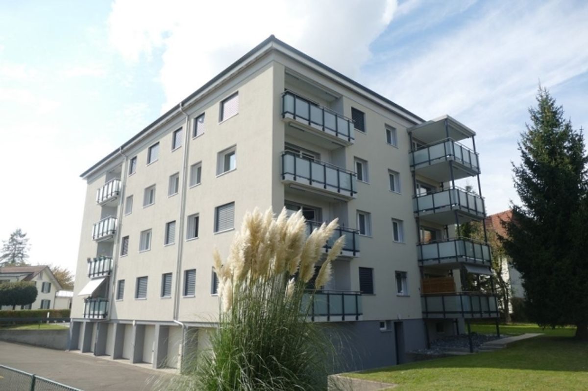 Helle Wohnräume & sonniger Balkon - jetzt besichtigen! - 0