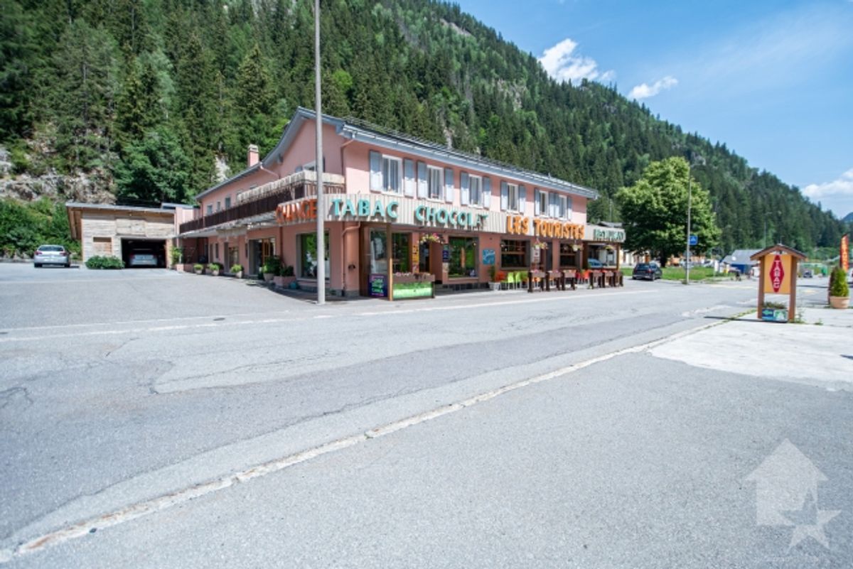 Gemischtes Gebäude mit laufendem Betrieb – Le Châtelard (VS) - 0