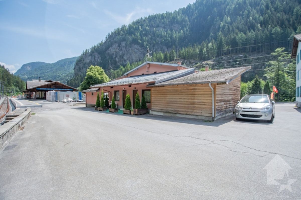 Gemischtes Gebäude mit laufendem Betrieb – Le Châtelard (VS) - 1