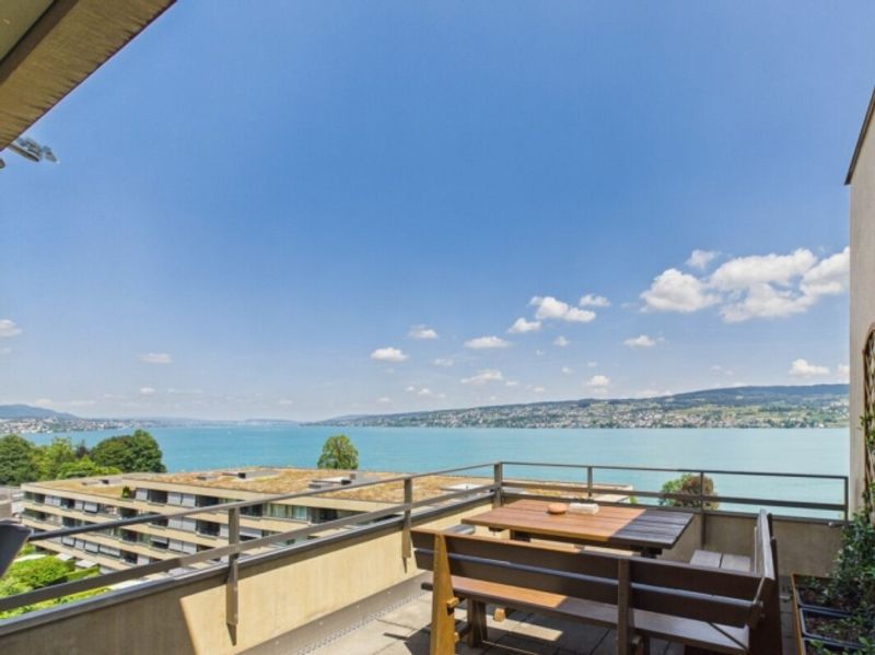 PRIVILEGIERTES WOHNEN MIT SEEPANORAMA UND PRIVATSPHÄRE - 1
