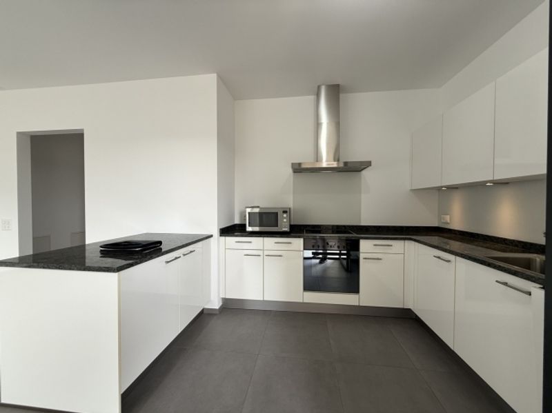 NEUE UND GROSSE 2,5-ZIMMER-WOHNUNG - 6