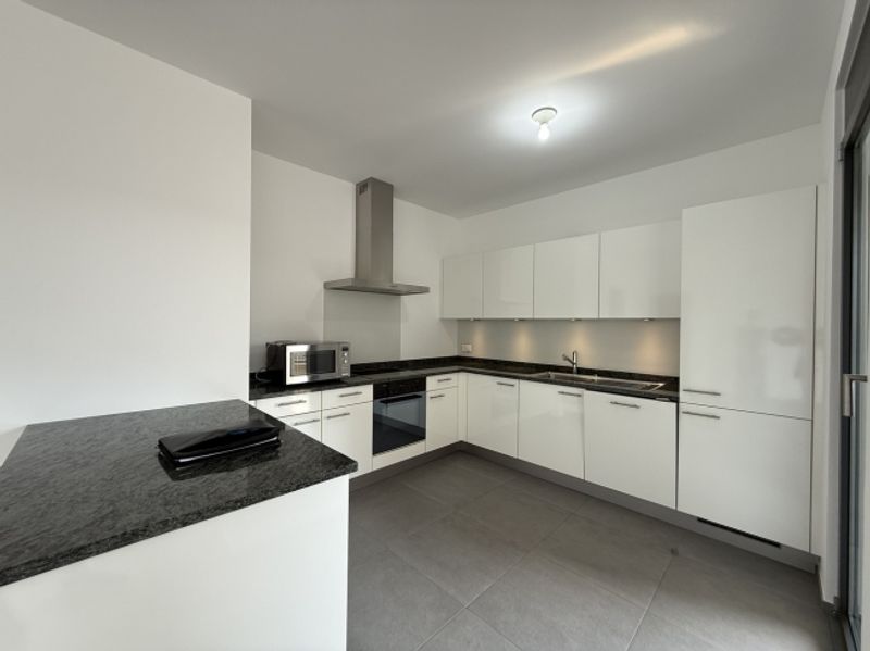 NEUE UND GROSSE 2,5-ZIMMER-WOHNUNG - 7