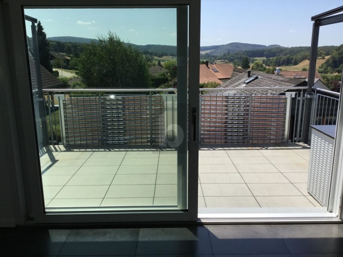 SONNIG, KLIMATISIERT MIT BALKON UND E-LADESTATION - 2