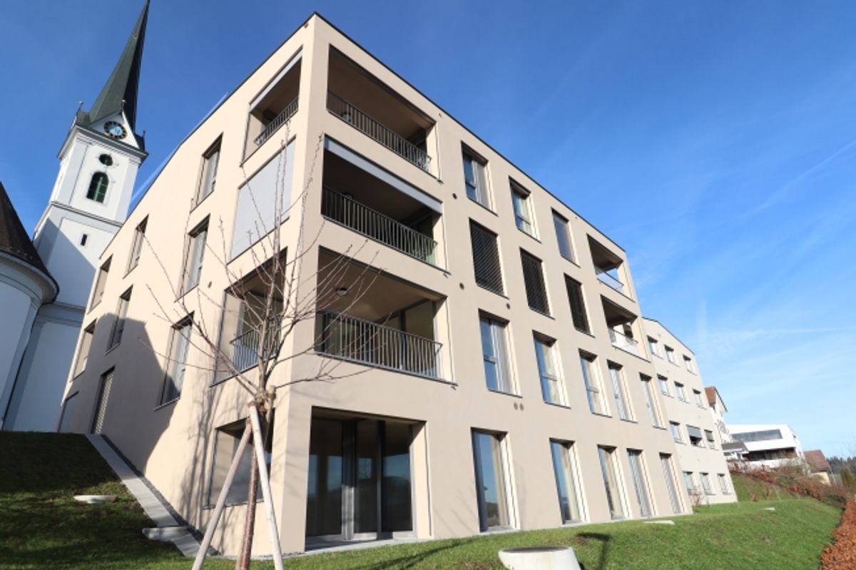 Komfortables Wohnen im Grünen – ideale 4.5-Zimmerwohnung - 0