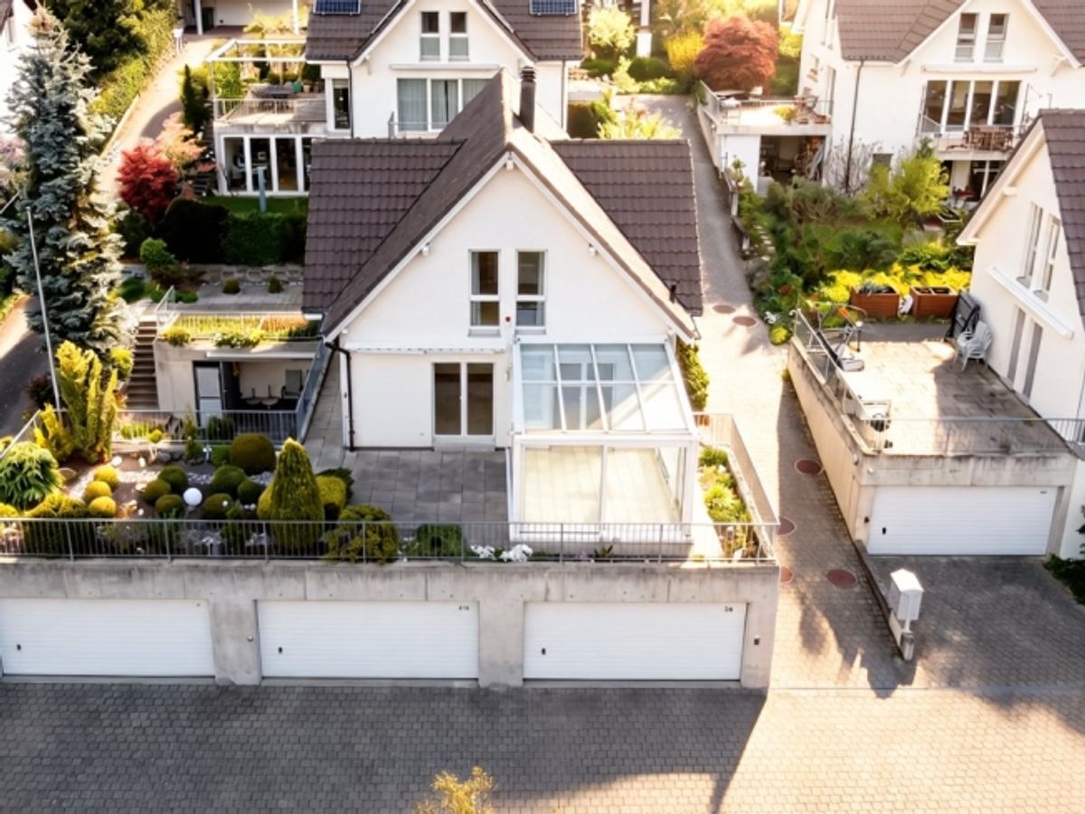 Süd-Ausrichtung am Rande des Naherholungsgebiets, wunderschöner Garten und Wintergarten - 11