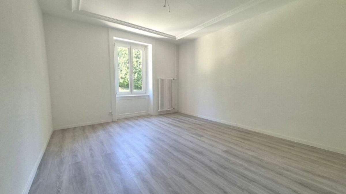 Wunderschöne 3-Zimmer-Wohnung komplett renoviert mit Balkon – Le Locle - 5