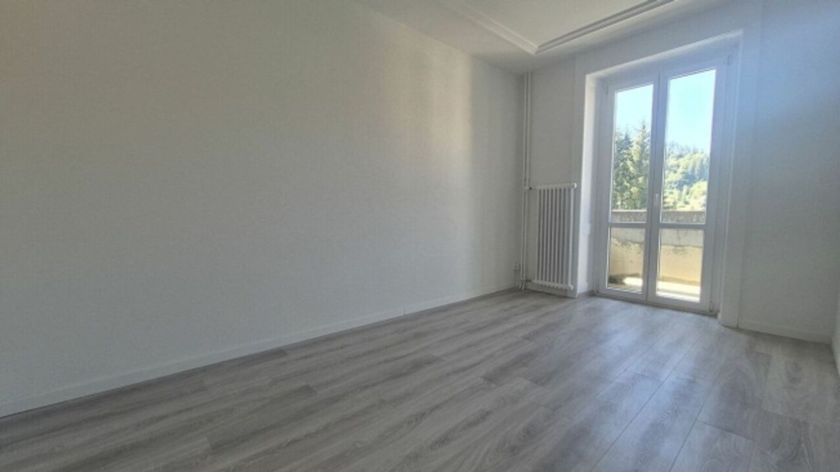 Wunderschöne 3-Zimmer-Wohnung komplett renoviert mit Balkon – Le Locle - 8