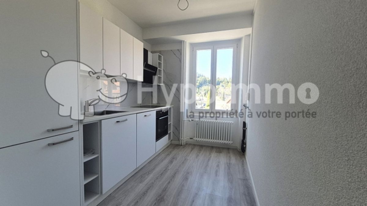 Wunderschöne 3-Zimmer-Wohnung komplett renoviert mit Balkon – Le Locle - 0