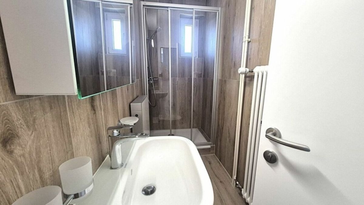 Wunderschöne 3-Zimmer-Wohnung komplett renoviert mit Balkon – Le Locle - 1