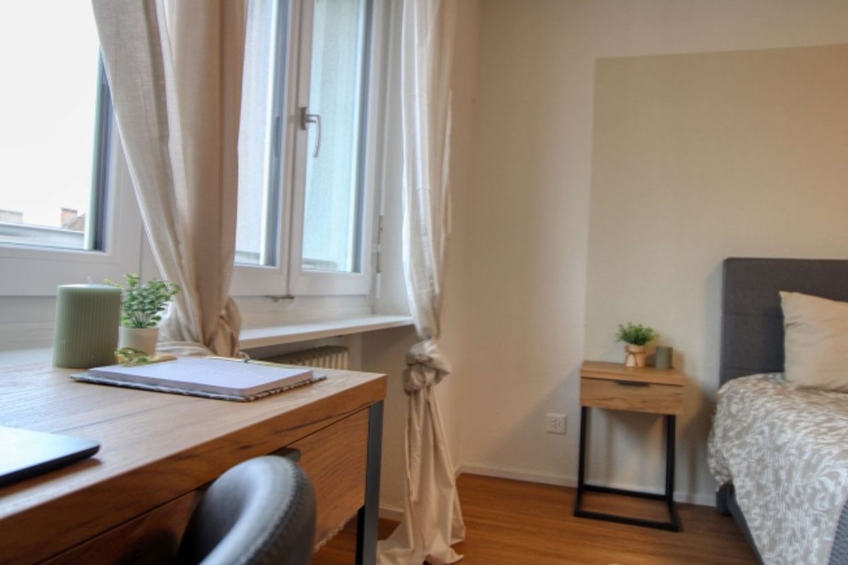 Furnished room in modernised apartment in a top location - 11