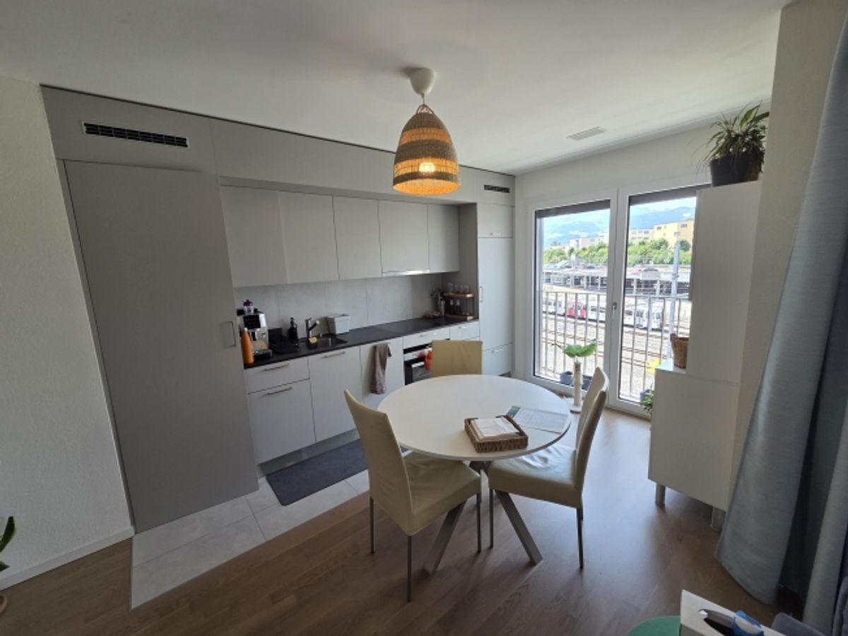 Sehr schöne 2,5-Zimmer-Wohnung, gut ausgestattet - 2