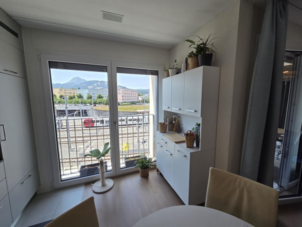 Sehr schöne 2,5-Zimmer-Wohnung, gut ausgestattet - 3