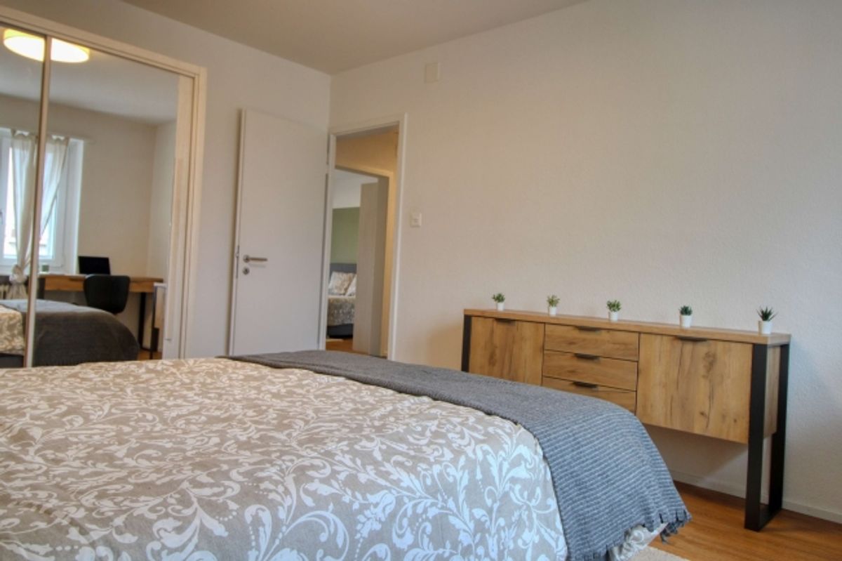 Furnished room in modernised apartment in a top location - 8