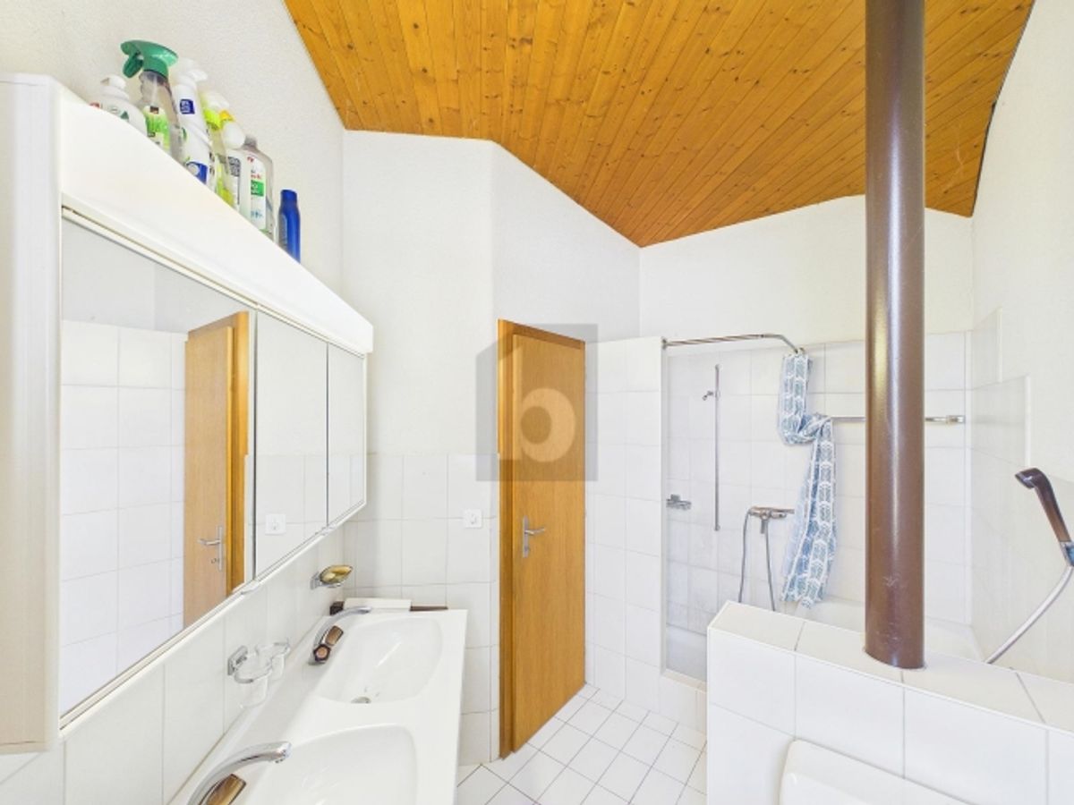 FAMILIENFREUNDLICH MIT SONNIGEM GARTEN - 4
