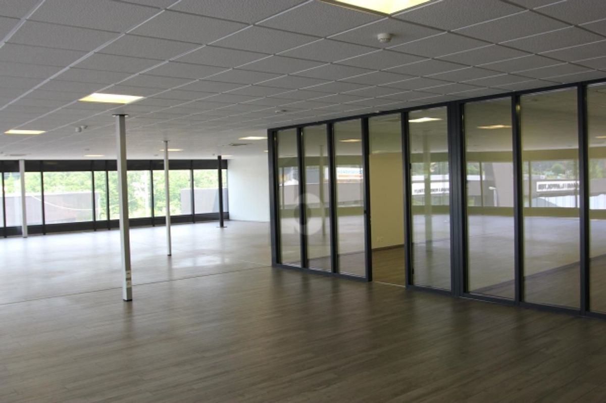 ESPACE DE BUEAU MODERNE - 1