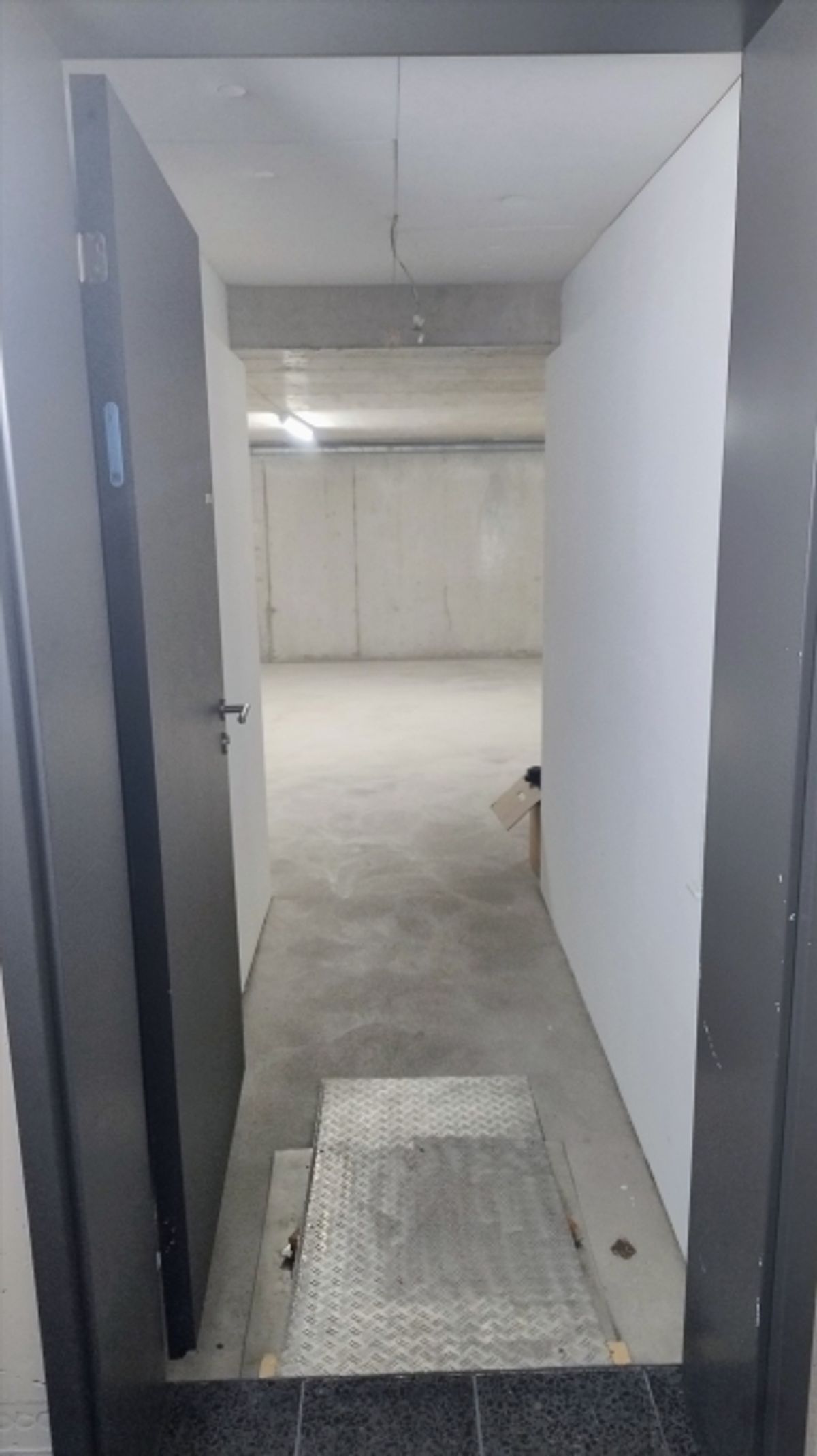 Lagerflächen zu vermieten – Soodstrasse 90, 8041 Zürich - 3