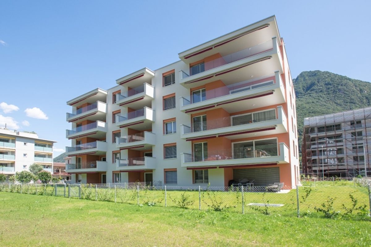 Moderno 5,5 locali con giardino - 1