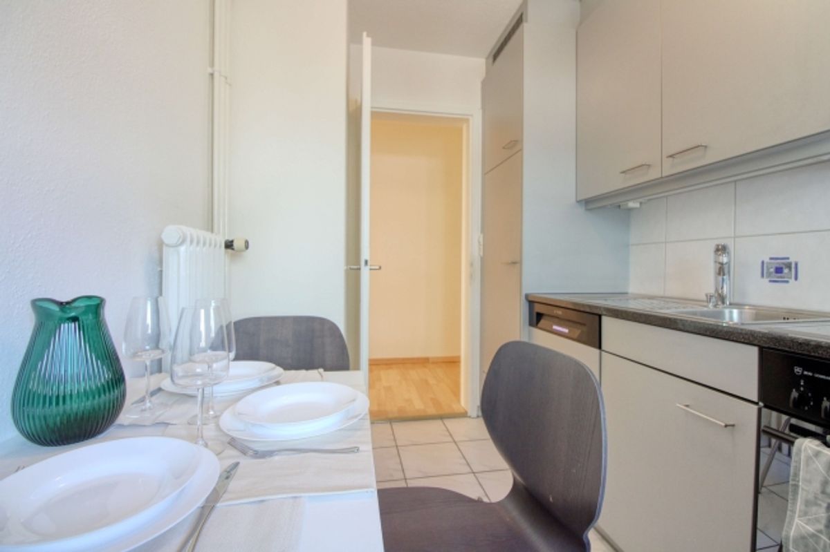 Furnished room in modernised apartment in a top location - 11