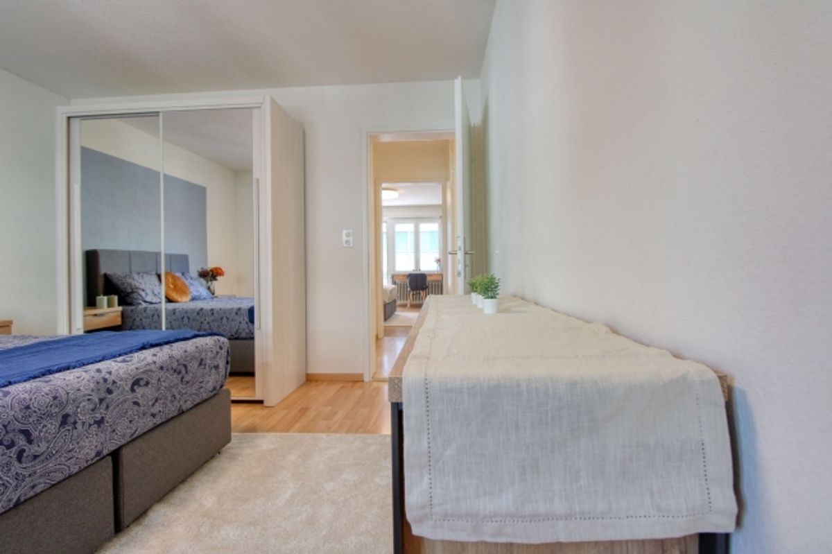 Furnished room in modernised apartment in a top location - 1