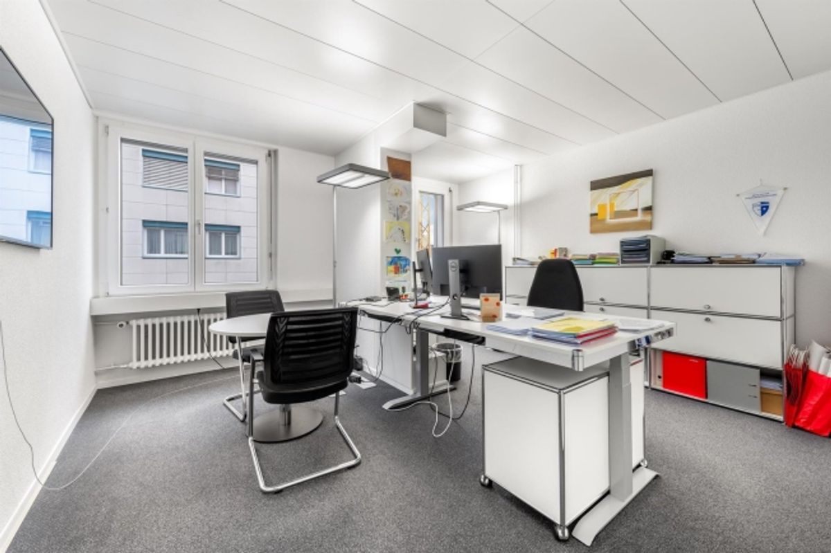 Optimal gelegen, hell, vielseitig - Büroräumlichkeiten in Wohlen - 3