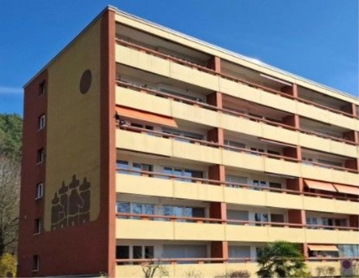 *Wohnung im 4. OG mit Autoeinstellplatz* - 0
