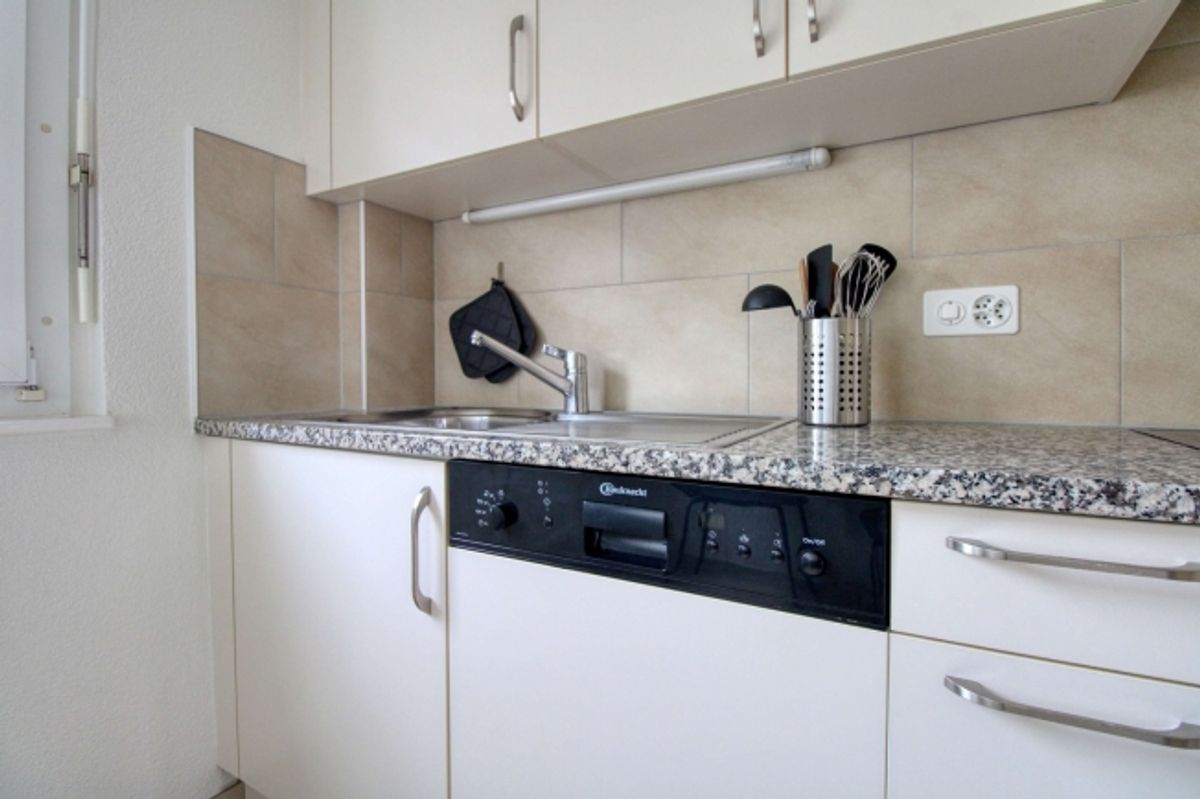 A Modern Coliving Apartment at Avenue de France in Lausanne - 12