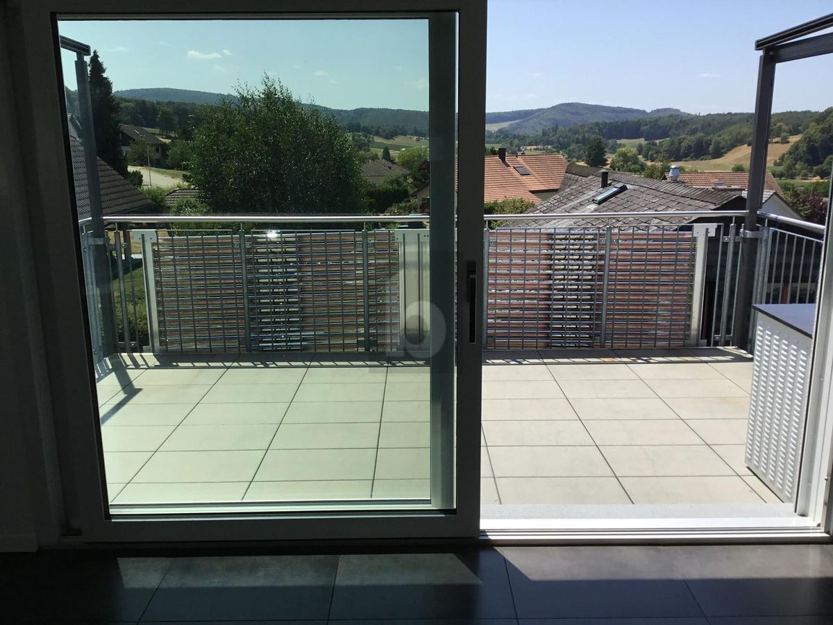 SONNIG, KLIMATISIERT MIT BALKON UND E-LADESTATION - 2