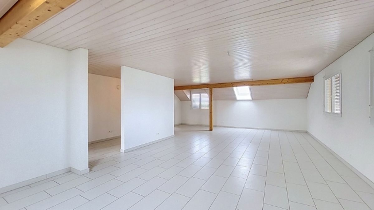 3,5-Zimmer-Wohnung mit 119 m² Wohnfläche und Balkon in Chabrey / VD - 2