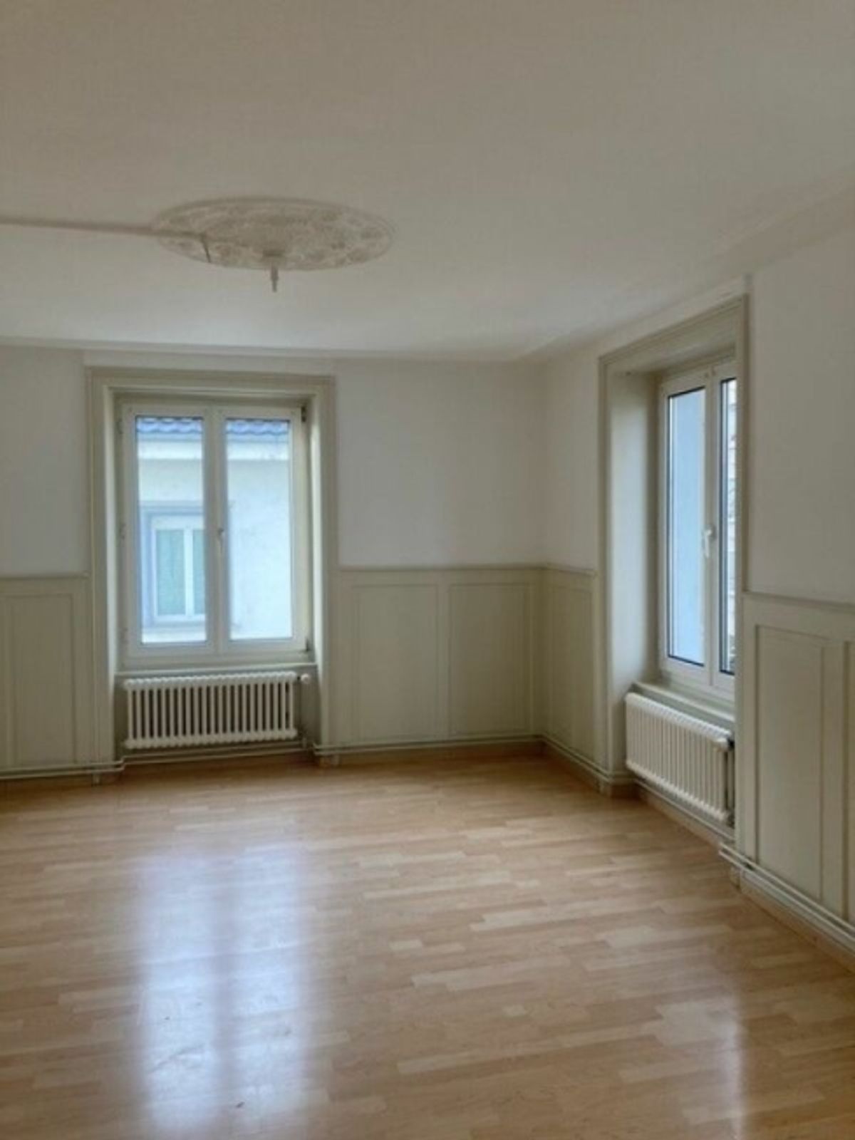 Preiswerte 4.5-Zimmerwohnung im 2.OG - 4