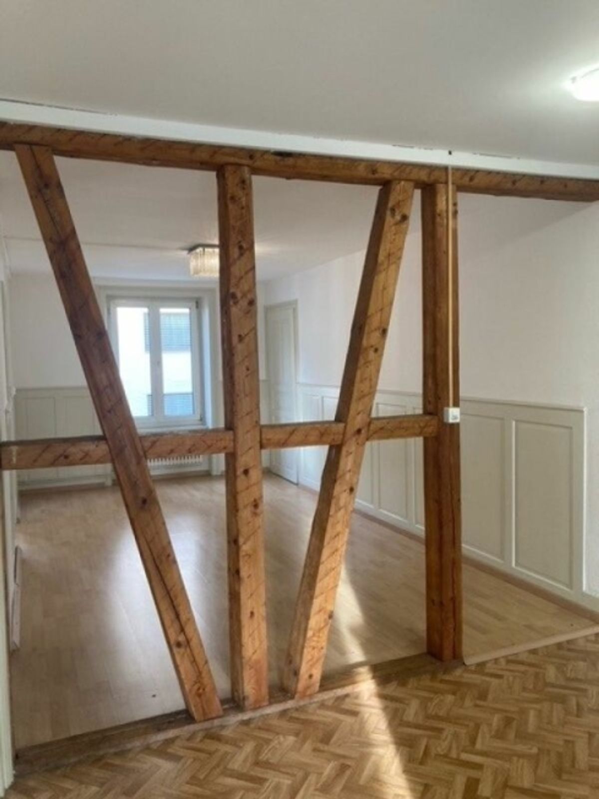 Preiswerte 4.5-Zimmerwohnung im 2.OG - 1